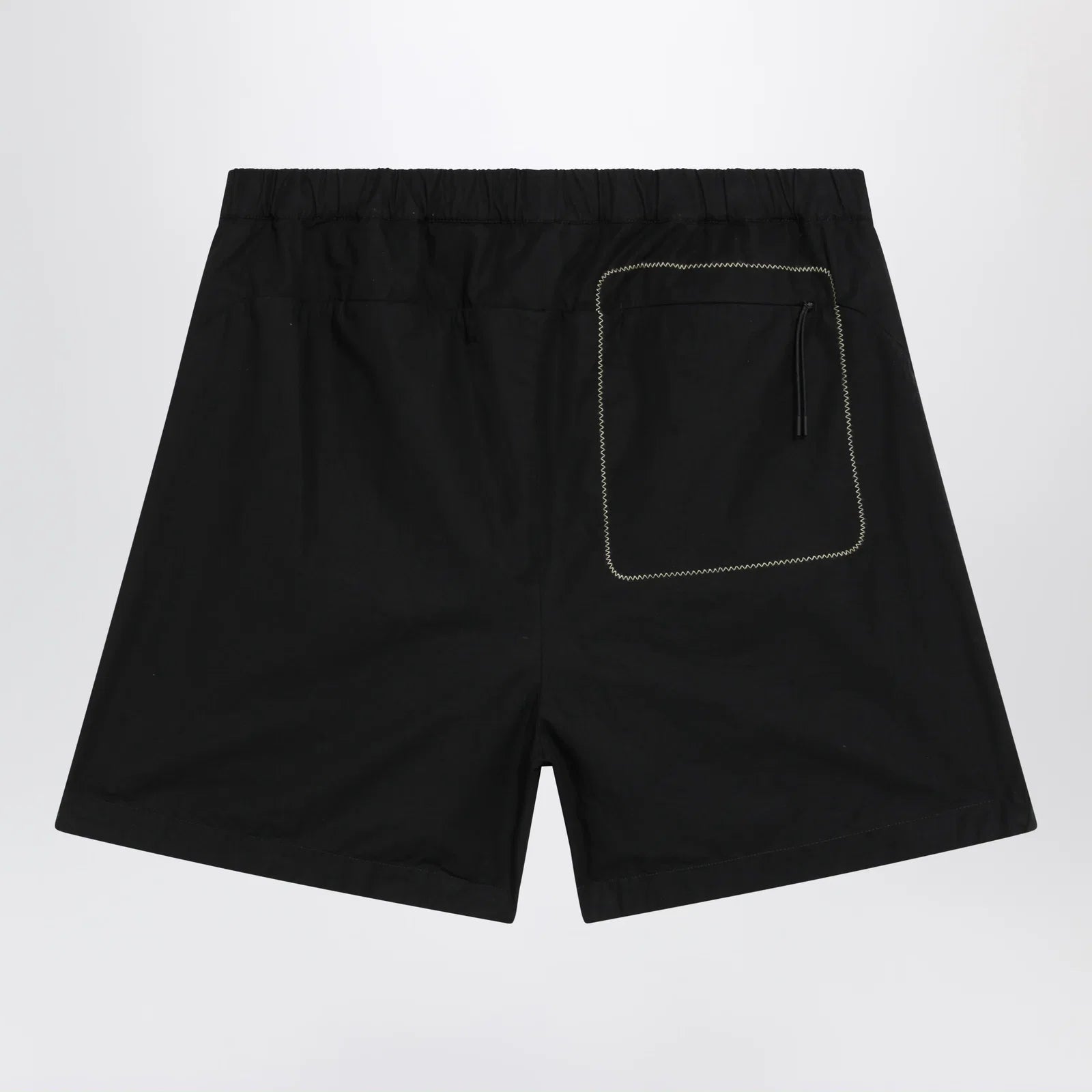 Moncler Black cargo shorts in cotton gabardine