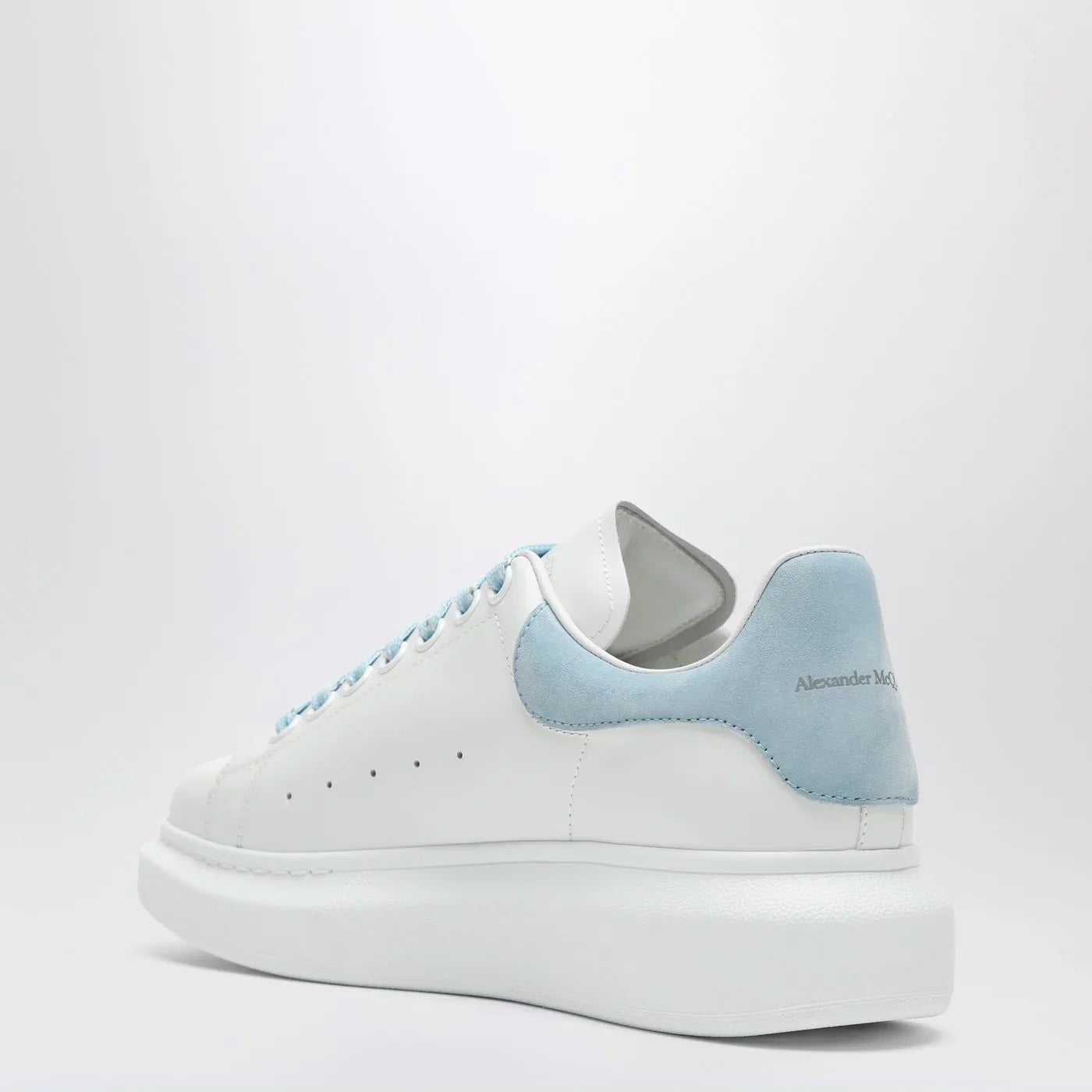 Alexander McQueen Oversize Sneakers white/powder blue