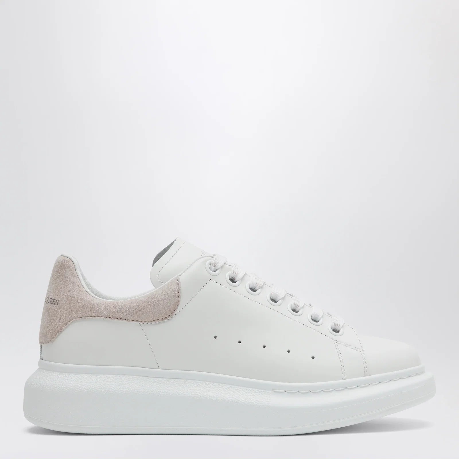 Alexander McQueen Oversized Sneakers in white/patchouli