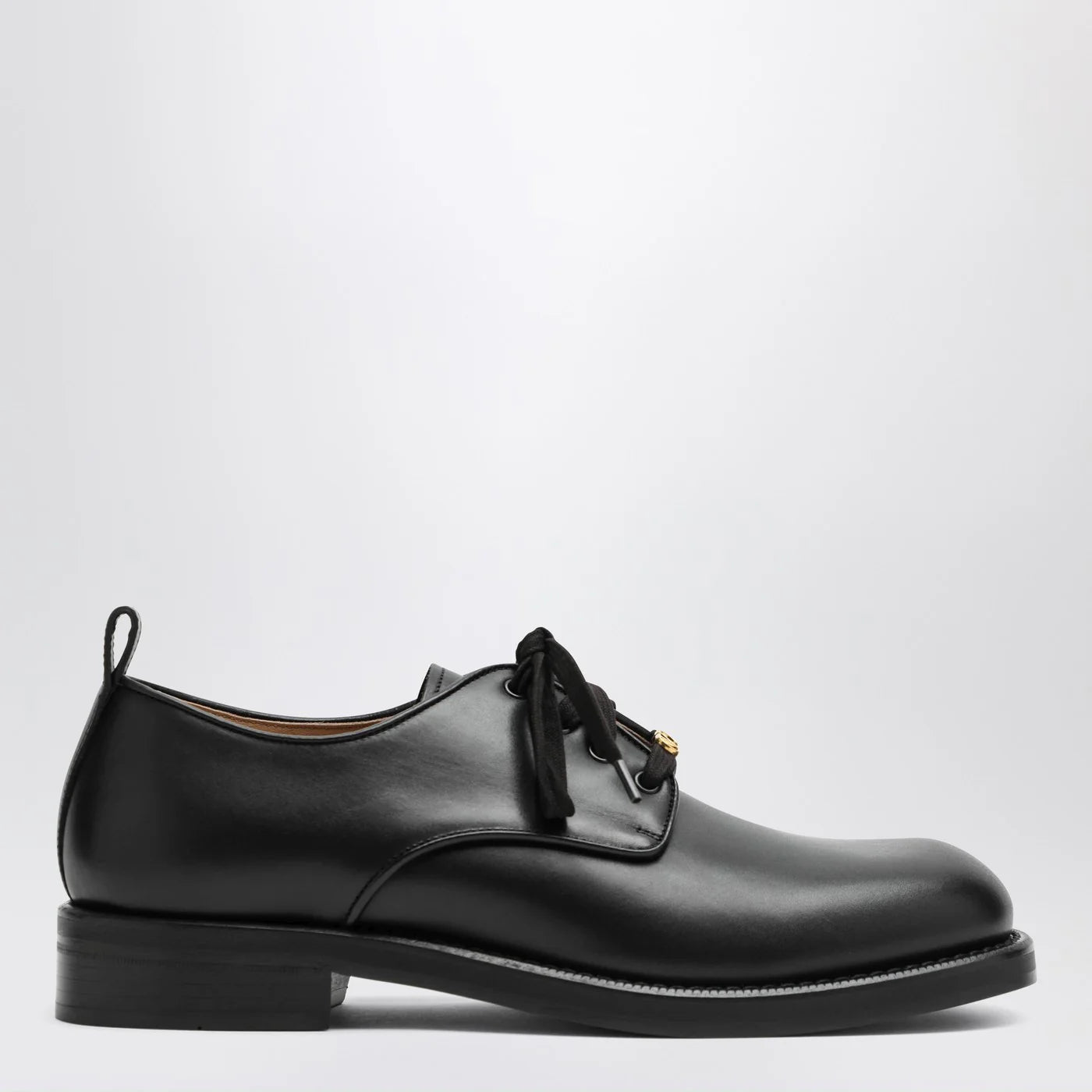Valentino Garavani Black leather strap with Vlogo plaque