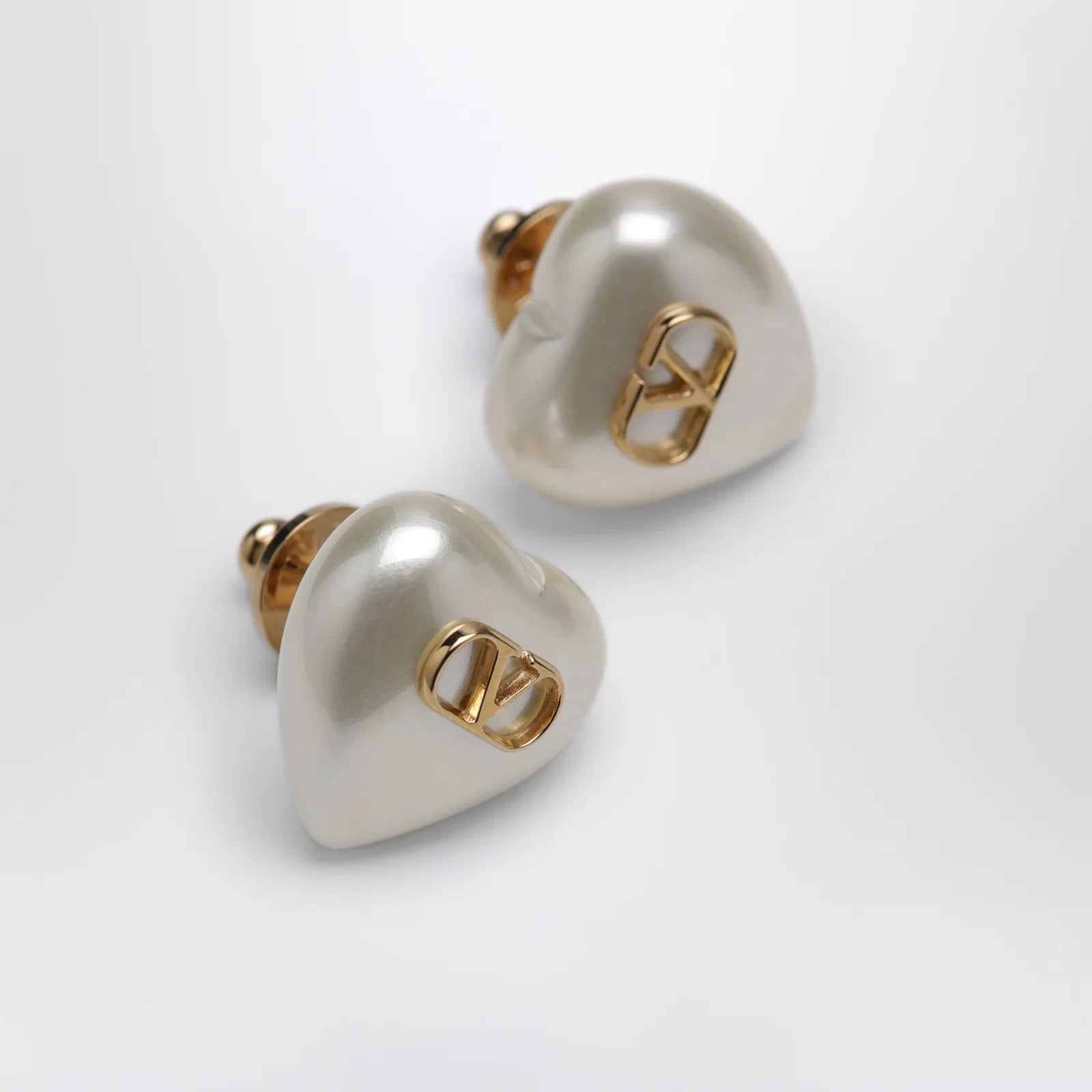 Valentino Garavani VLogo Signature Earrings in Pearl and Gold/Cream Metal