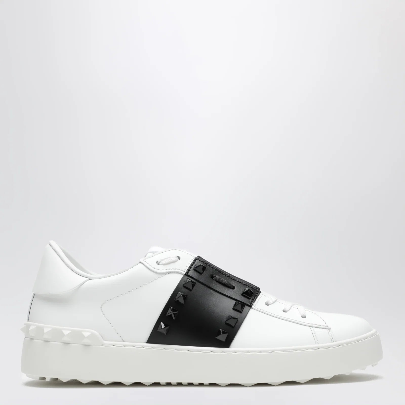 Valentino Garavani Rockstud Untitled white/black sneaker