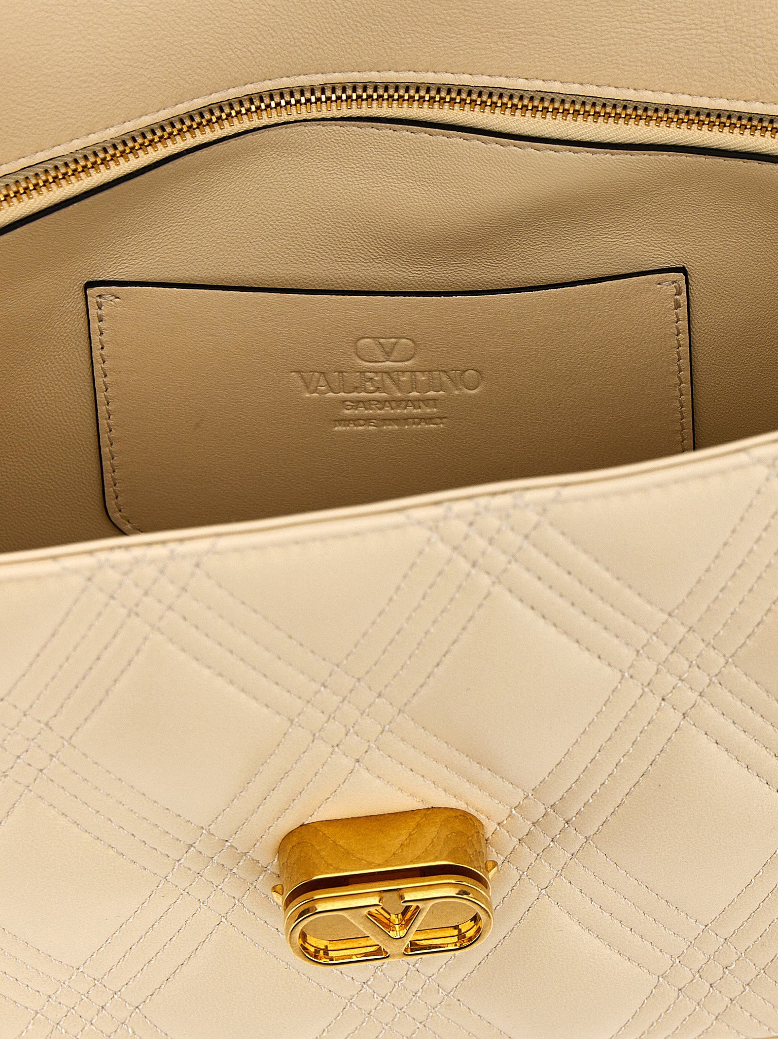 Valentino Garavani Quiltie 67 M Shoulder Bag