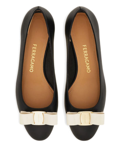 Ferragamo Vara leather pumps
