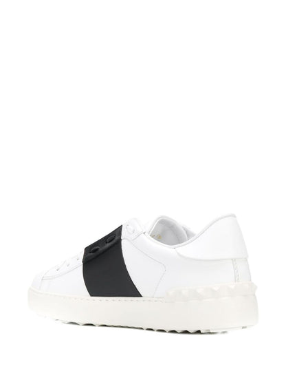 Valentino Garavani Sneakers Black
