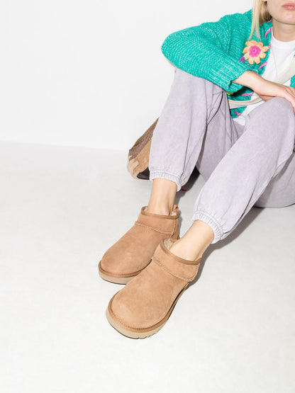 UGG Boots LUGGAGE
