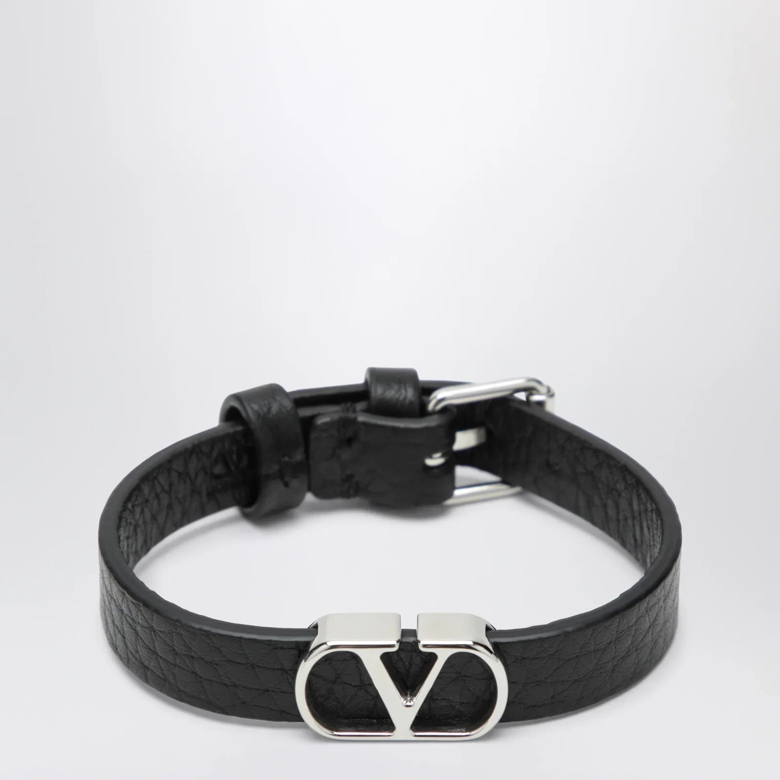 Valentino Garavani VLogo Signature bracelet in grained calfskin leather, black