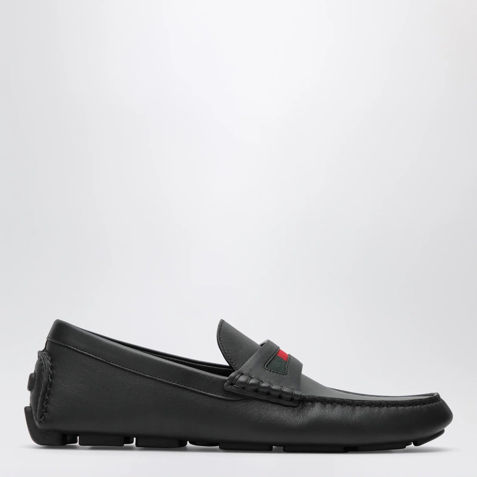 GUCCI Men's driver loafer in black leather with Web